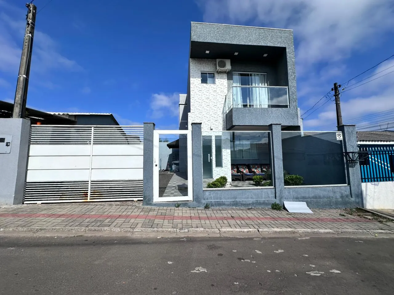 Sobrado à venda no Conradinho